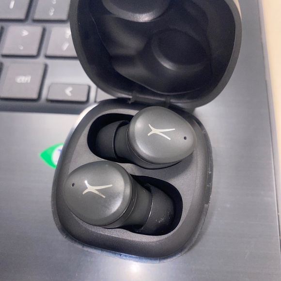 Wireless Bluetooth EarBuds